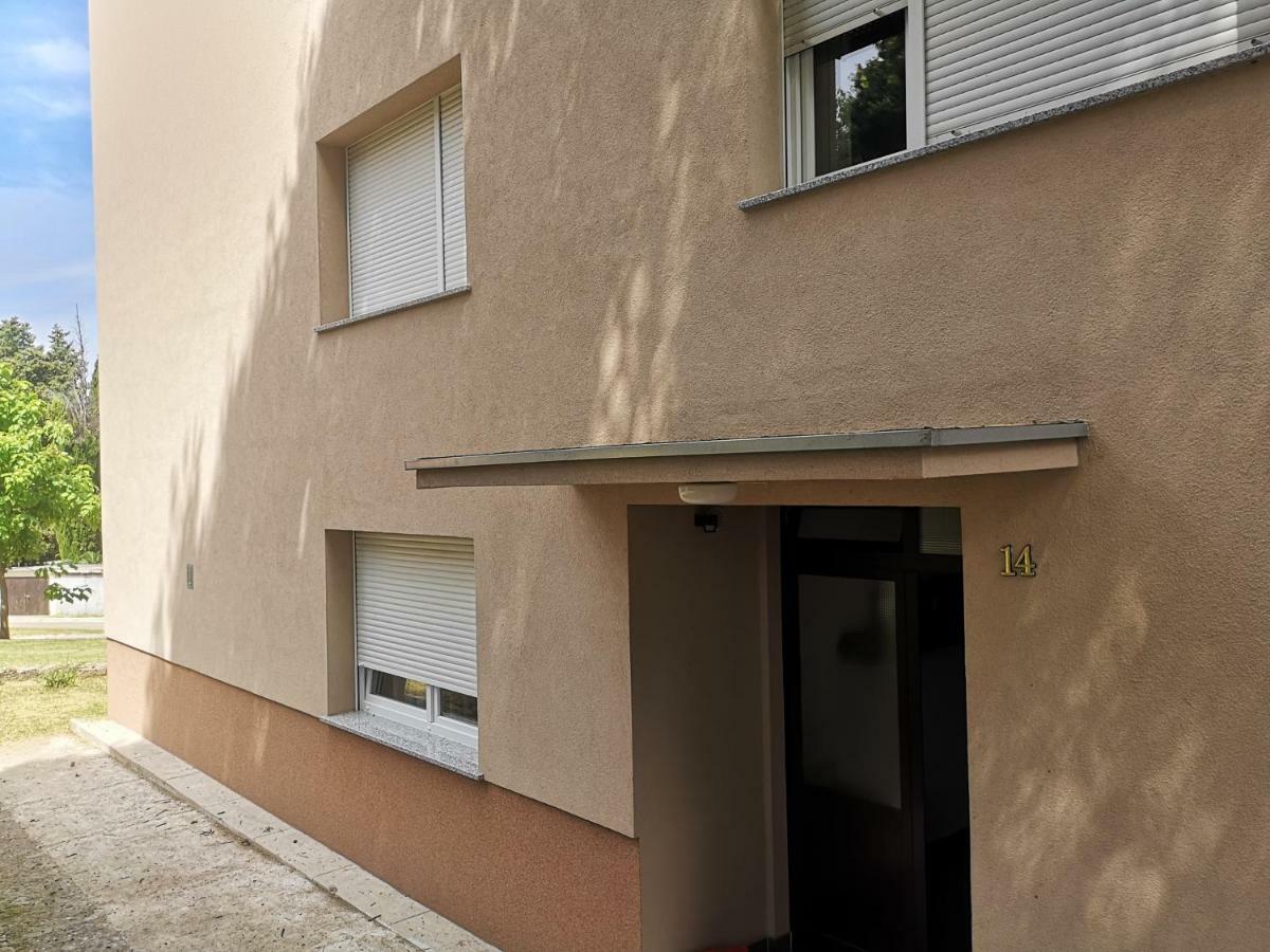 Apartment Lena Pula Exterior photo